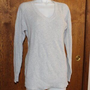 🎉HP🎉NWT Gap 100% Cotton V-Neck Sweater